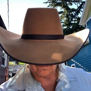 Beautiful. Stylish. Cody James Cowboy Hat. 5xxxxx. Made in the U. S.A long oval